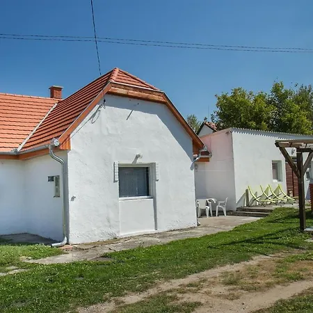 In Balatonmariafürdo 35382 Apartment *